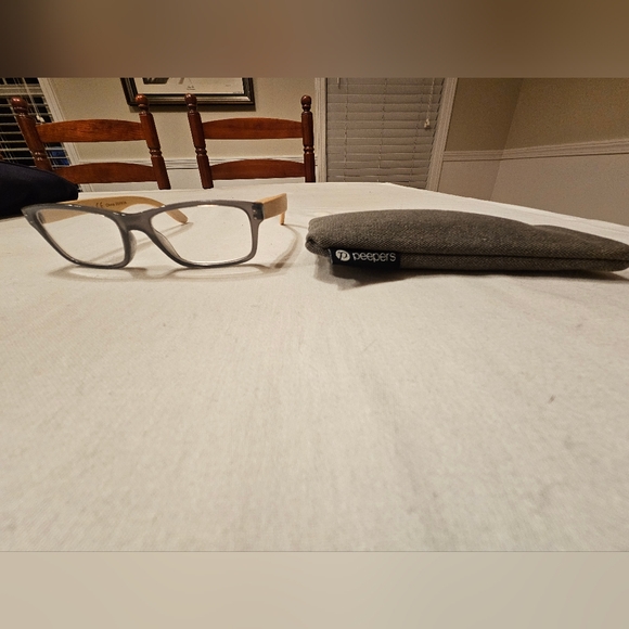 Peepers AI Fresco Rectangle Reading Glasses with Case - Picture 4 of 4